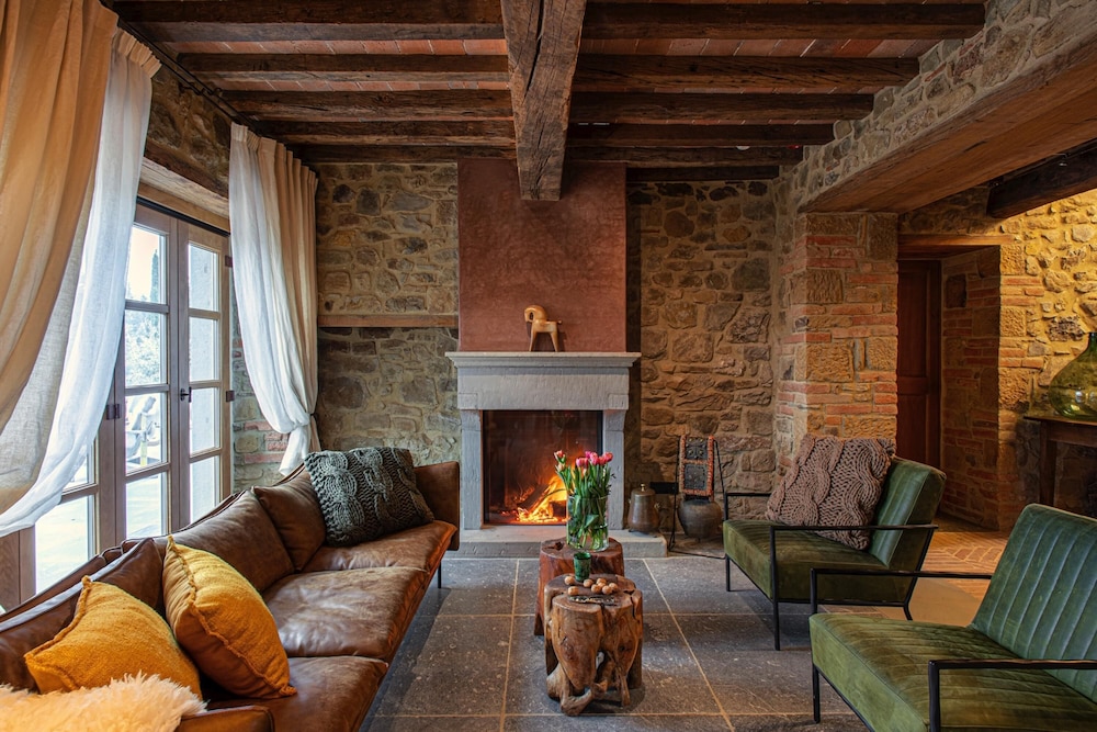 La Tuscia Tenuta di Toscana Boutique Villa — 4-Star Luxury Hotel in Gaiole In Chianti, Italy
