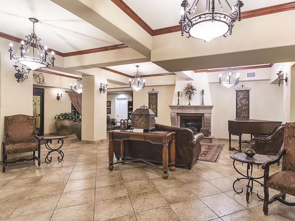 La Quinta Inn & Suites by Wyndham Trinidad - photo 9