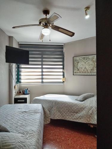 Habitación doble con baño privado Desayuno y piscina in Alboraya, Spain