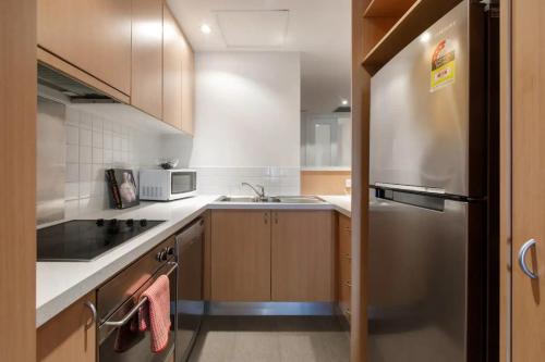 Penthouse on William 4Br 3Bath Sleeps 8 — 4-Star Luxury Hotel in Melbourne, Australia