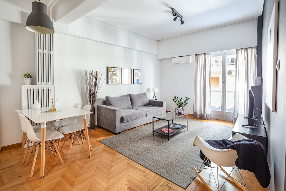 Modern Downtown Flat near the Acropolis by UPSTREET — 4-Star Luxury Hotel in Athens, Greece