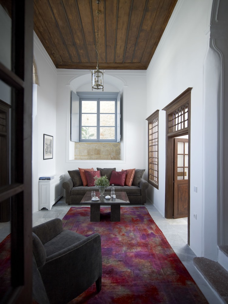 Hydrea Exclusive Hospitality — Ydra — photo 2