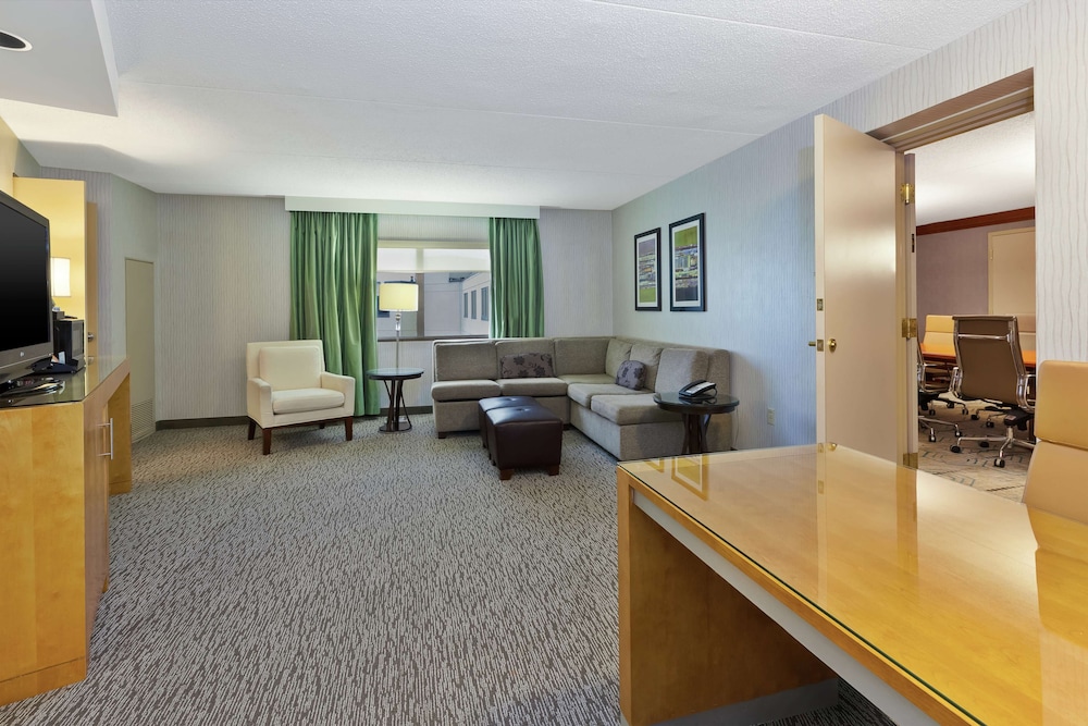 Hotel Auburn Hills - photo 15