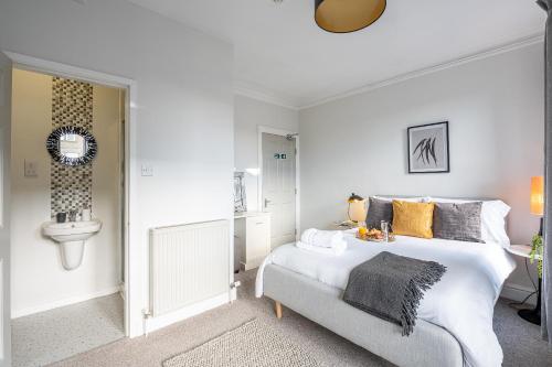 Stunning 5 Bedroom 5 En Suite Victorian House in Harrogate
