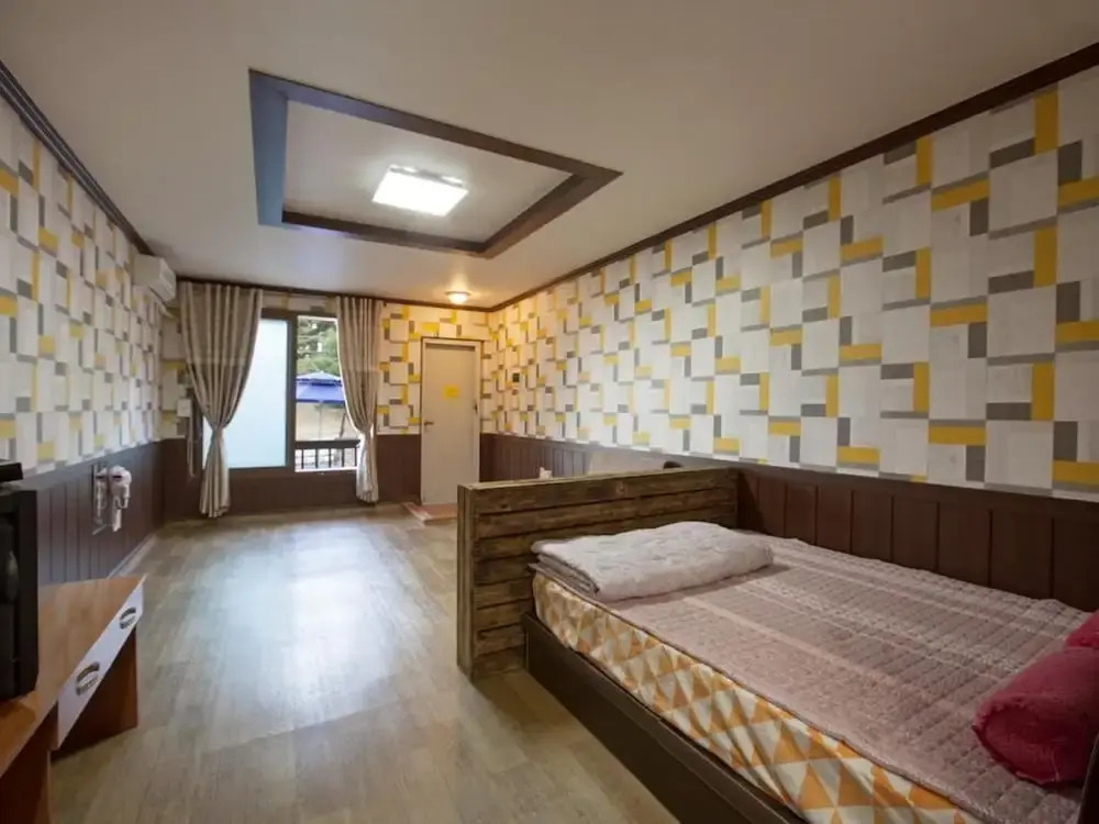 Samcheok Ganuri Pension — 4-Star Luxury Hotel in Santyoku, South Korea