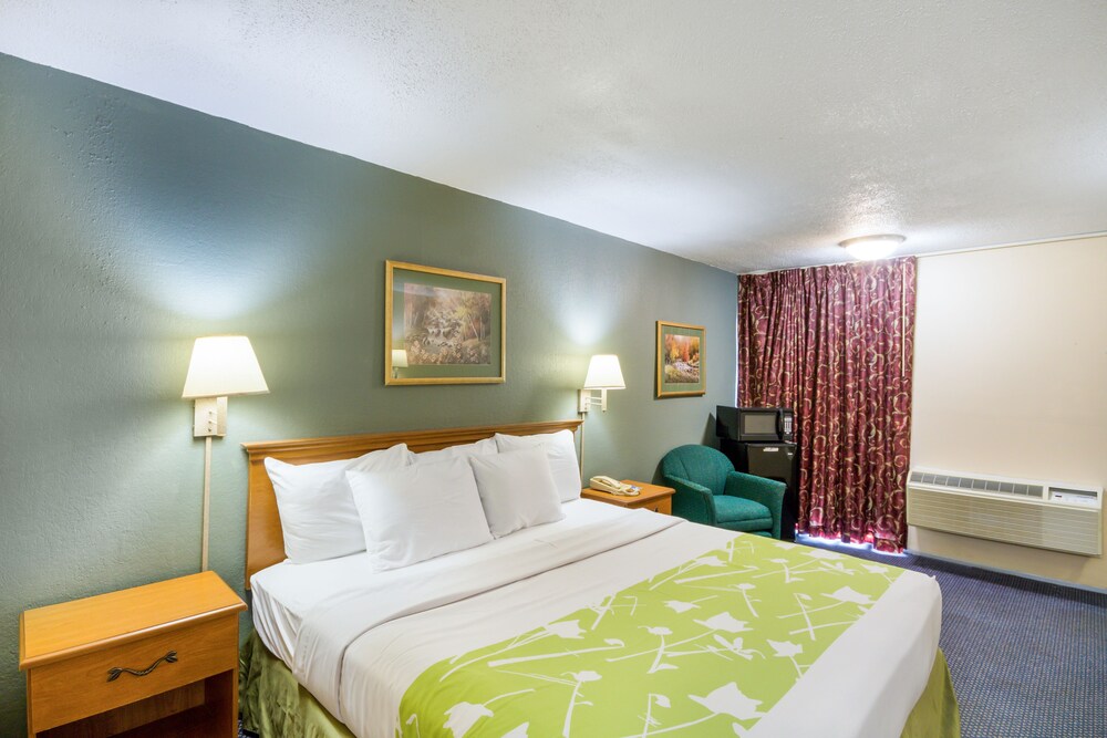 AmeriStay Portsmouth - photo 8