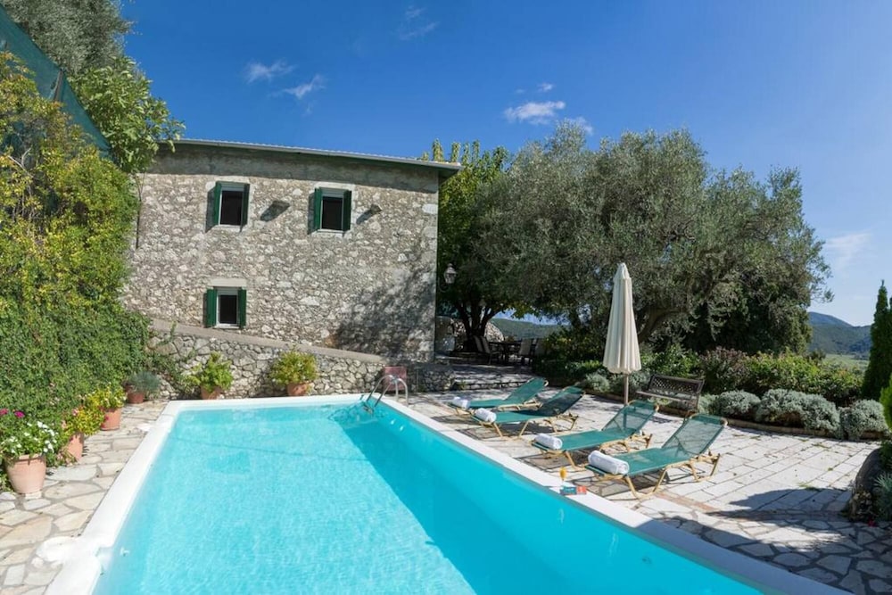 The Old House Guest House Collection Villas — 4-Star Luxury Hotel in Lefkada, Greece