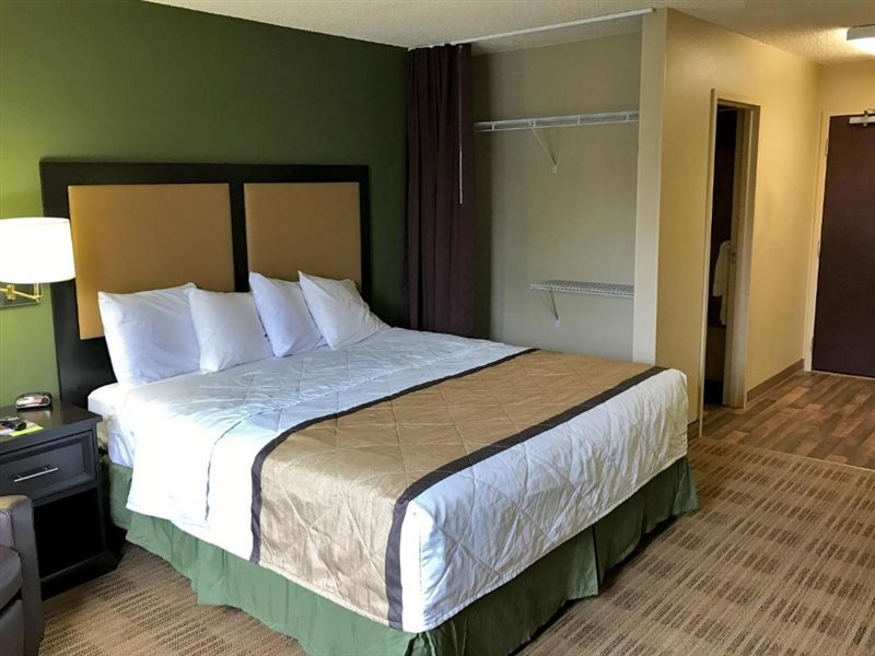 Extended Stay America Select Suites Detroit Farmington Hills - photo 6