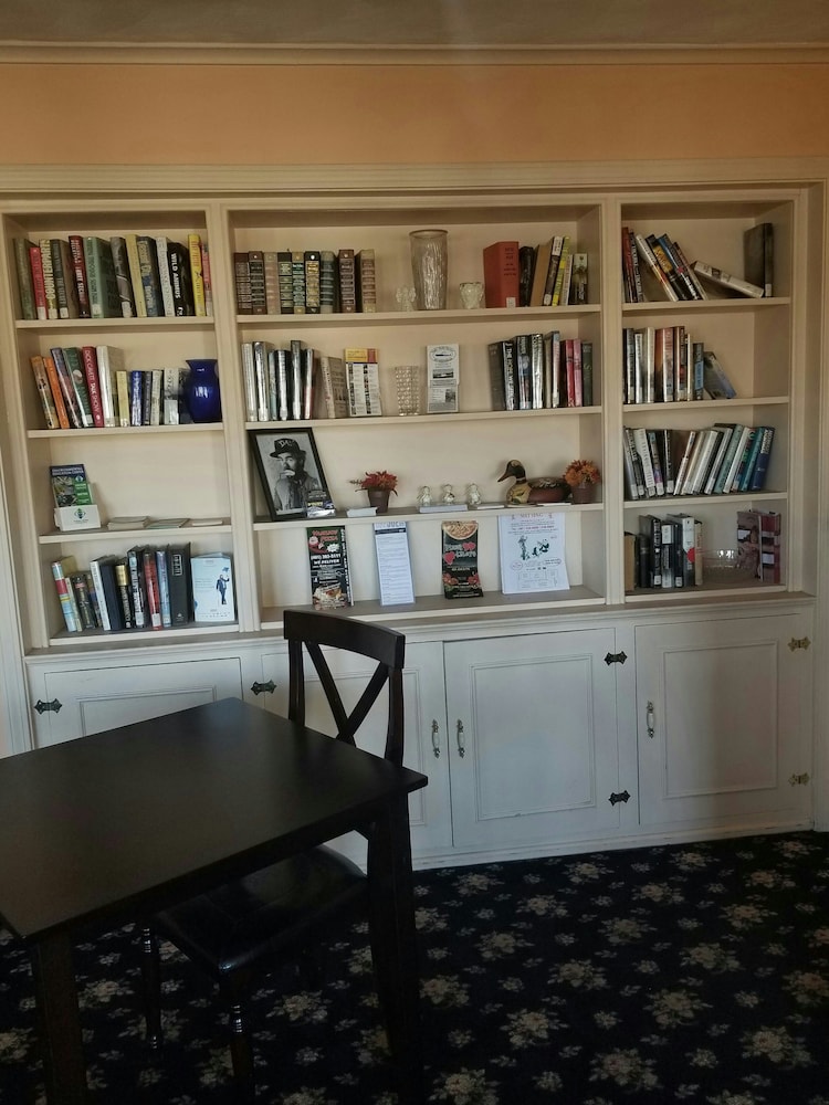 Colonial Inn Seekonk - photo 35