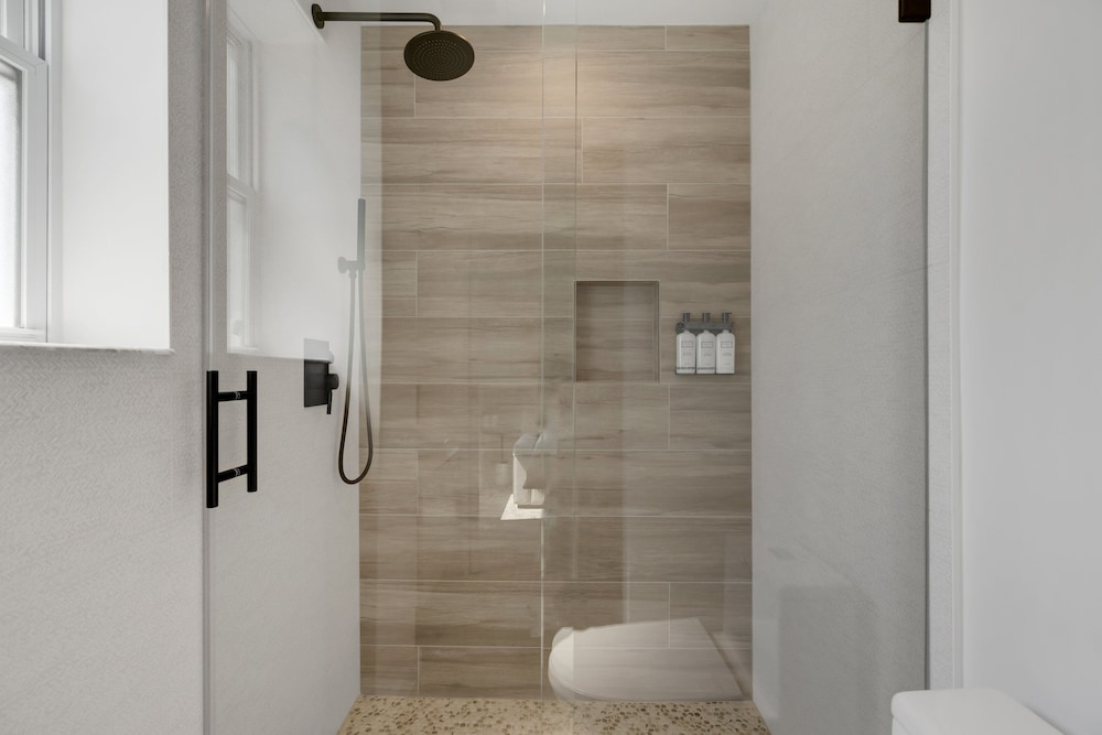 The St Laurent Social Club & Guest Rooms - photo 38