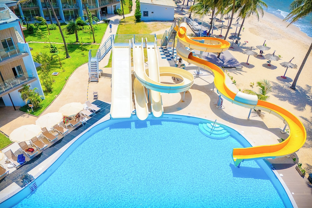 Kombo Beach Resort - carbon neutral hotel in Serekunda
