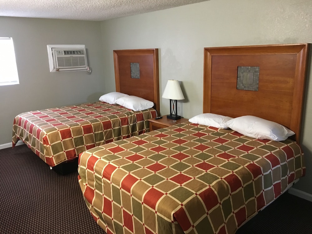 Red Carpet Motel in Edmond, United States