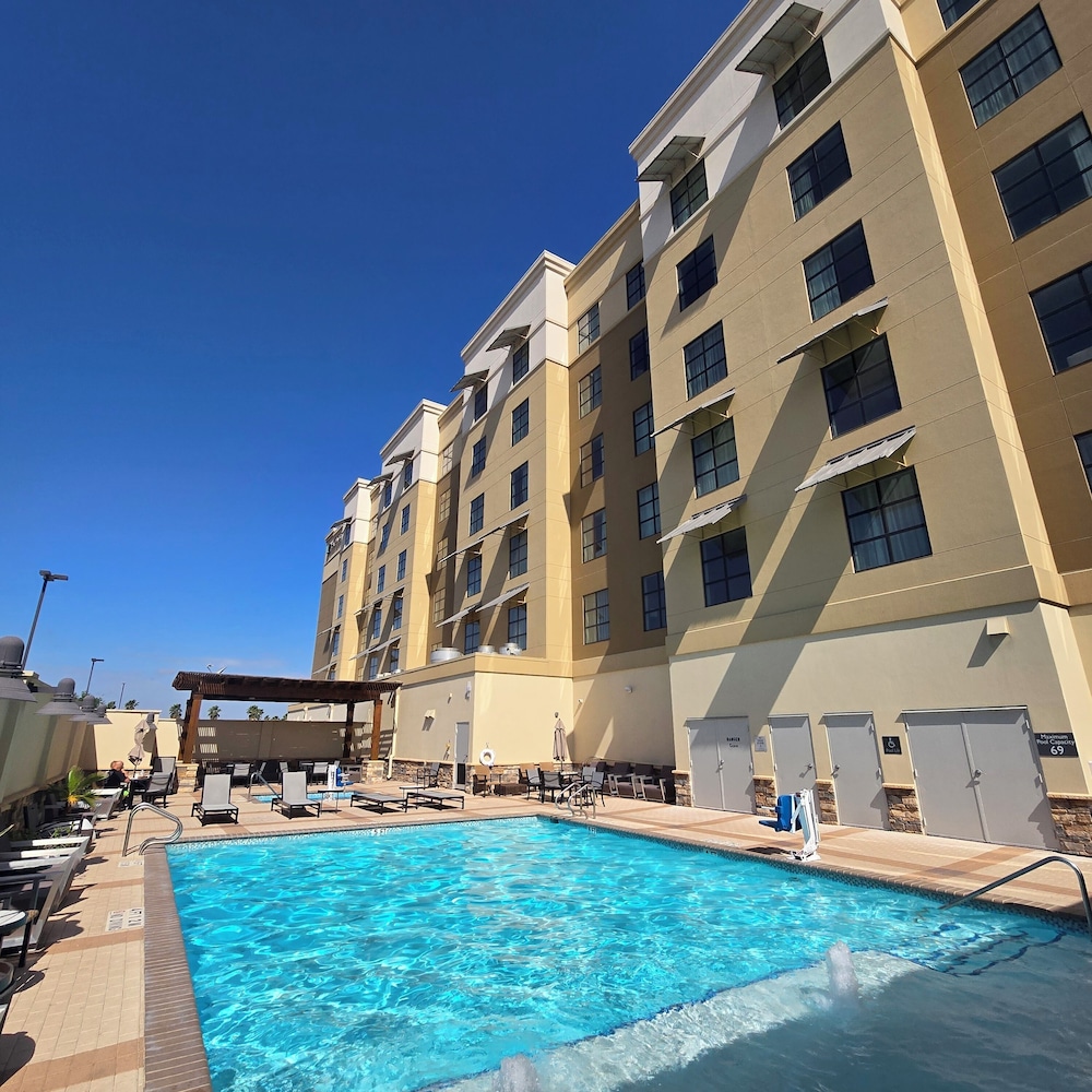 Embassy Suites by Hilton McAllen Convention Center - photo 35