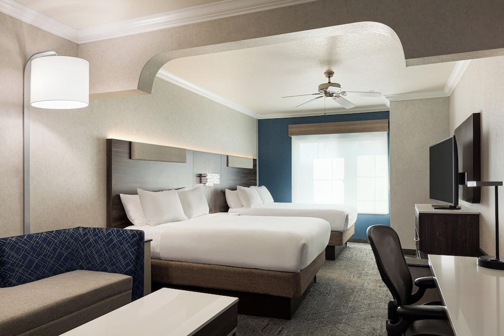 Holiday Inn Express and Suites Bakersfield Central by IHG - photo 9