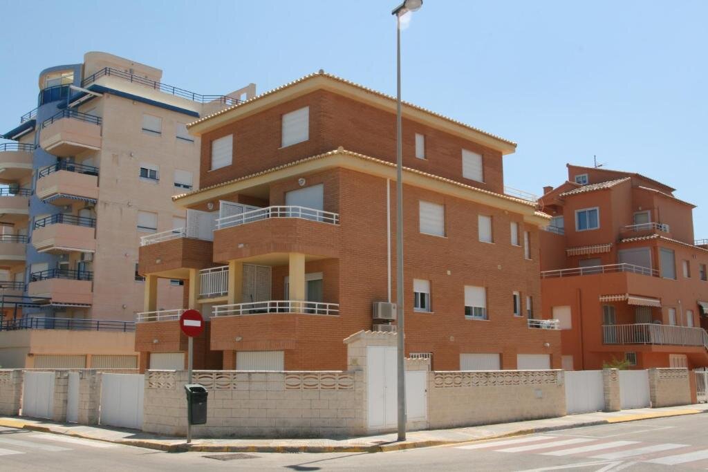 Oliva Holidays 3 — 4-Star Luxury Hotel in Oliva, Spain