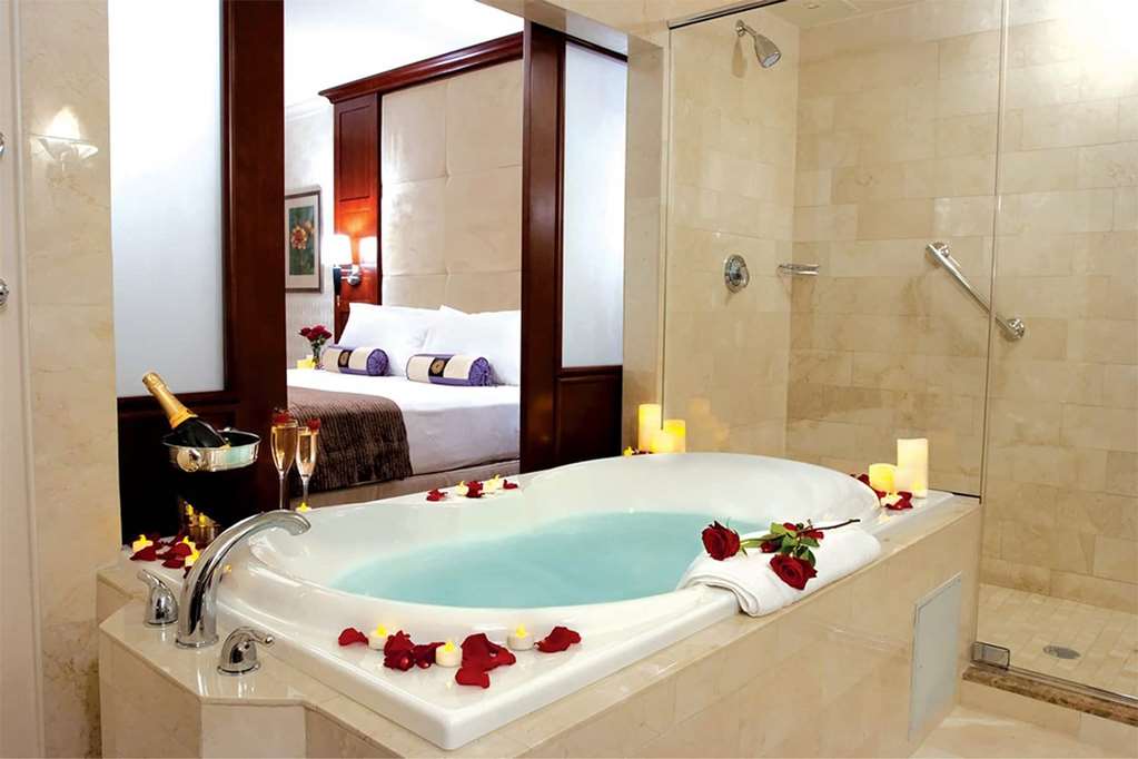 Viana Hotel and Spa Trademark Collection by Wyndham - photo 16