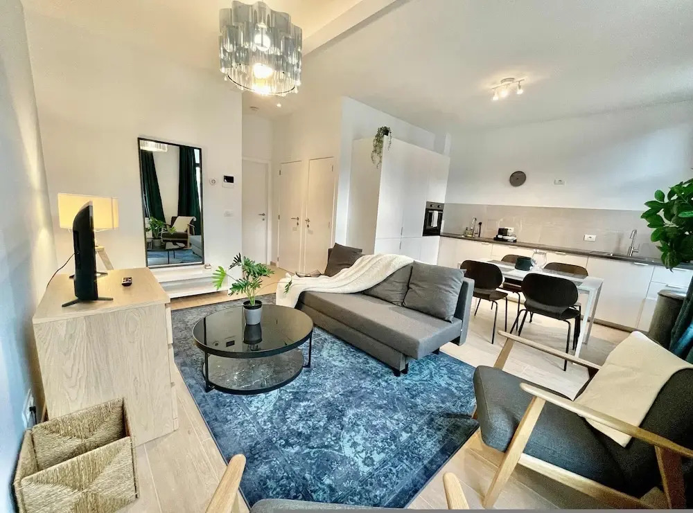 Luxury Dlx 1BR Near Fashion District by Oneluxstay in Antwerpen, Belgium