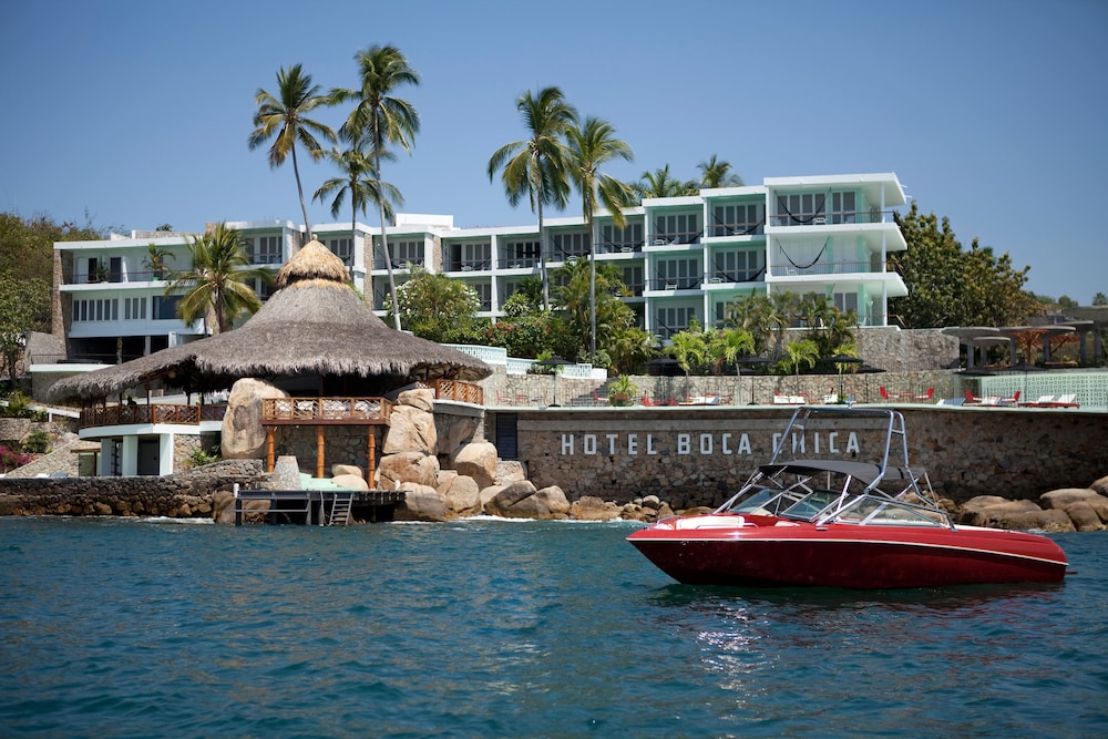 Hotel Boca Chica — 4-Star Luxury Hotel in Acapulco De Juarez, Mexico