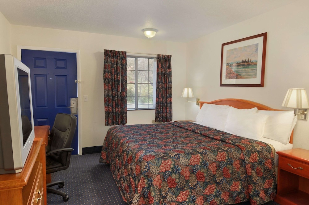 Days Inn by Wyndham KU Lawrence - photo 7