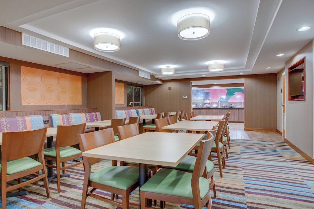 Fairfield Inn by Marriott Portsmouth Seacoast - photo 31