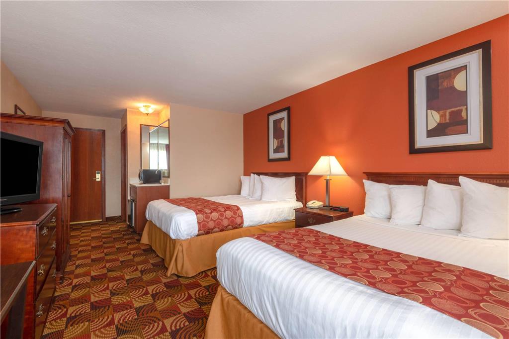 Baymont by Wyndham Plainfield Indianapolis Arpt Area - photo 25
