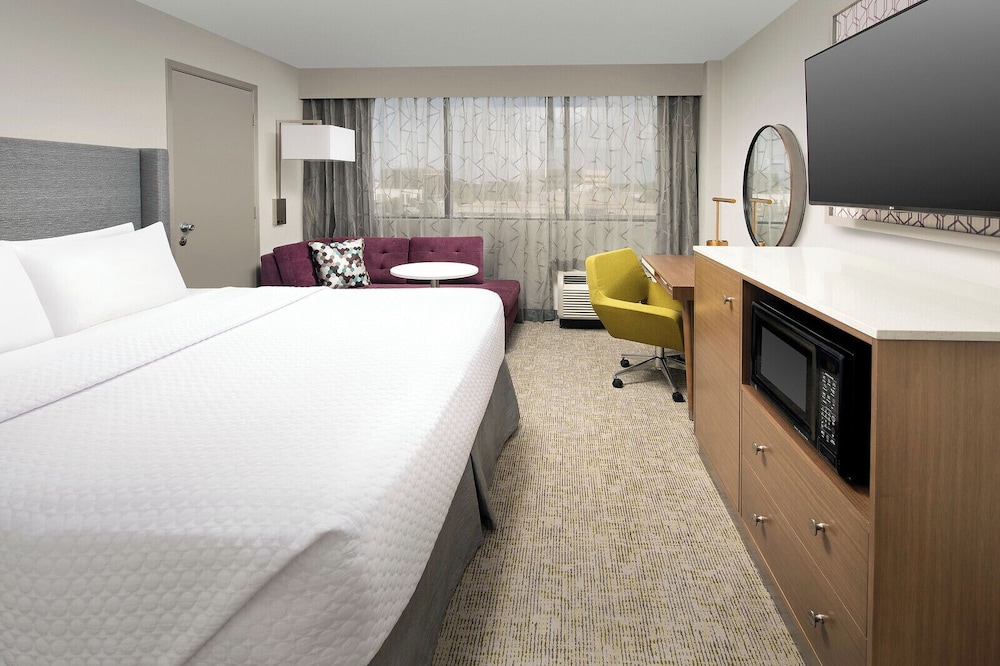 Crowne Plaza San Antonio Airport by IHG - photo 13