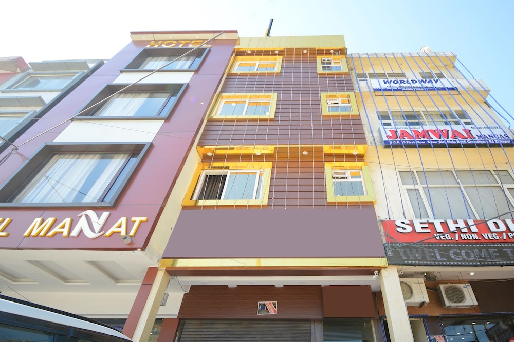 Oyo 28335 Hotel Classic — hotel in Rajpura