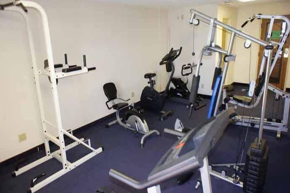 Lincoln Inn Express Hotel and Suites - photo 23
