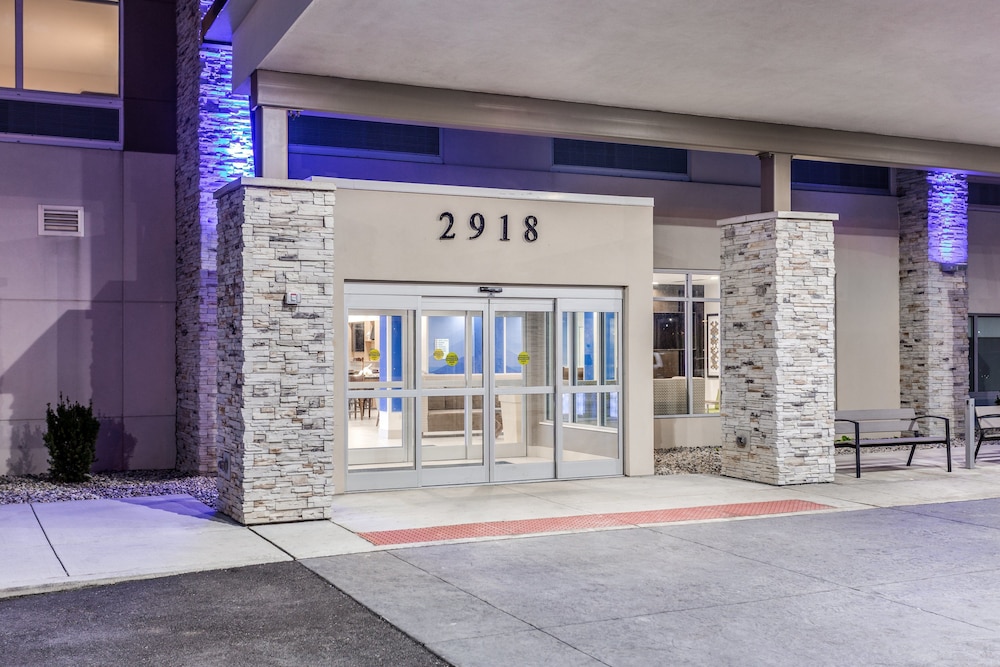 Holiday Inn Express & Suites Hammond by IHG - photo 46