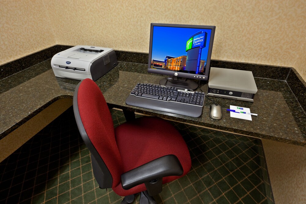 Holiday Inn Express Suites Clifton Park by IHG - photo 46