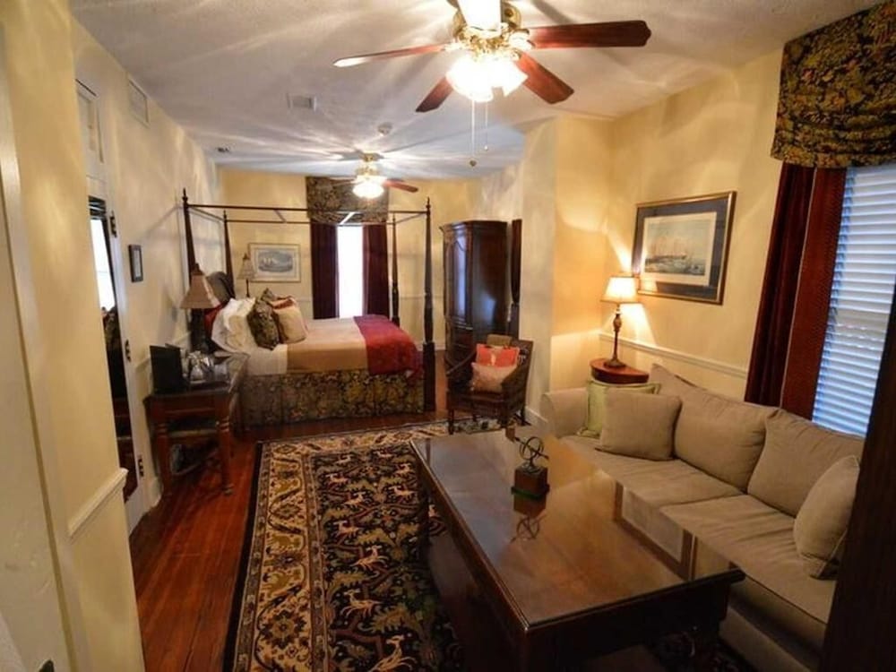 The Kenwood Inn - photo 37