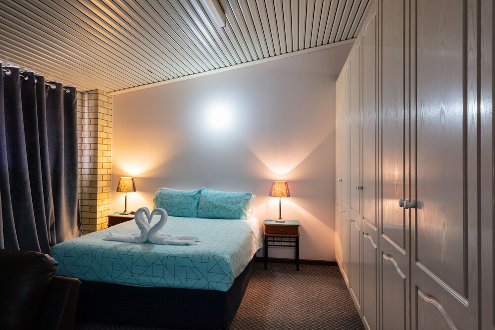Sails Geraldton Accommodation - carbon neutral hotel in Geraldton