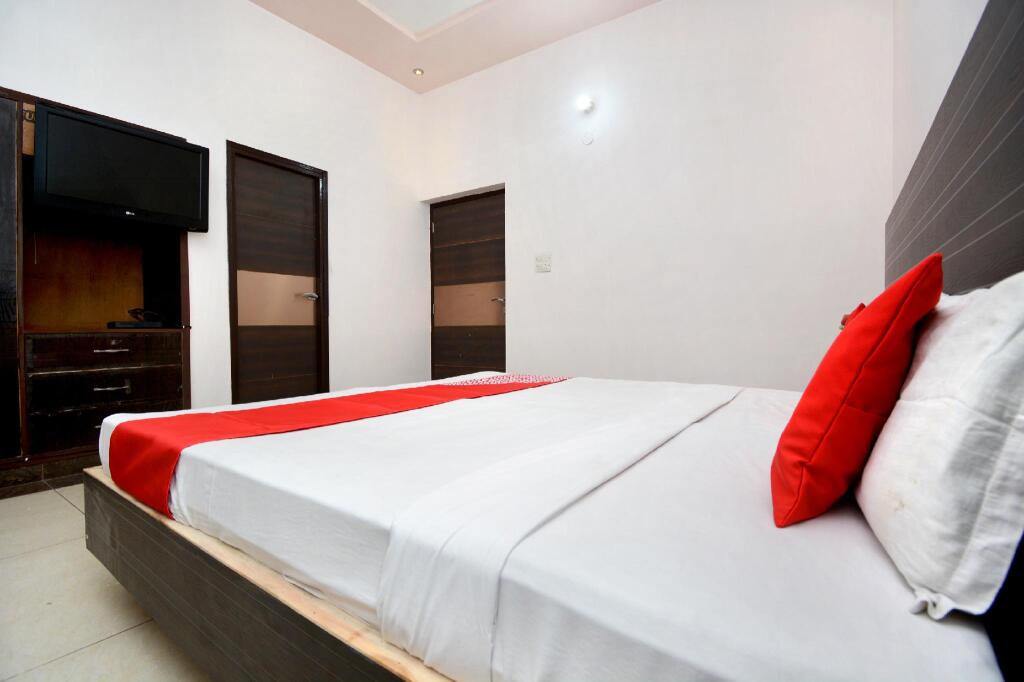 Hotel O DS Royal Guest House