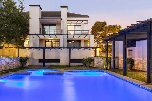 Waterstone East F201 — 4-Star Luxury Hotel in Cape Town, South Africa
