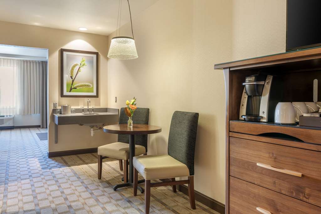 Best Western Premier Boulder Falls Inn - photo 21