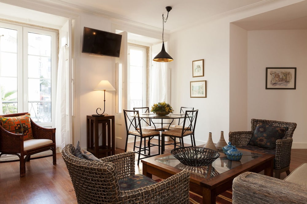 Sao Miguel by Apartments Alfama — 4-Star Luxury Hotel in Lisbon, Portugal