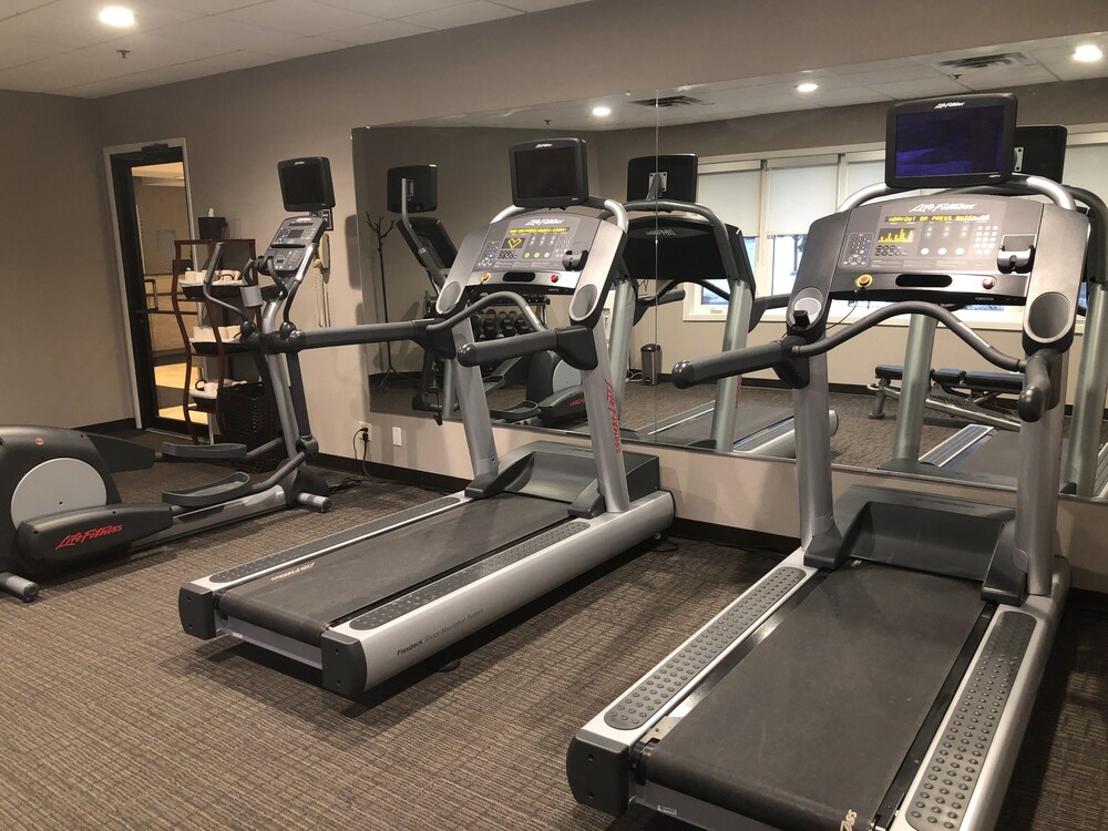 Albany Airport Inn and Suites - photo 31