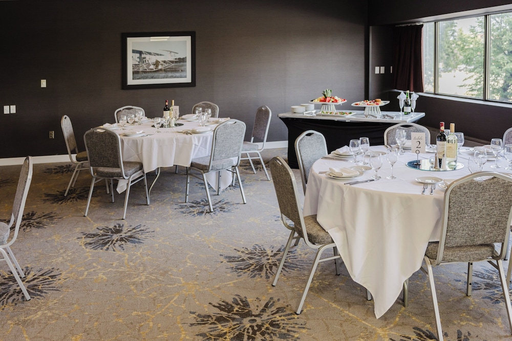 Crowne Plaza Suites MSP Airport Mall of America by IHG - photo 58