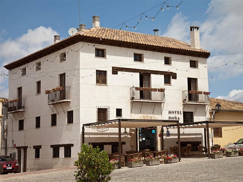 Hotel Restaurante Doña Anita - carbon neutral hotel in Requena