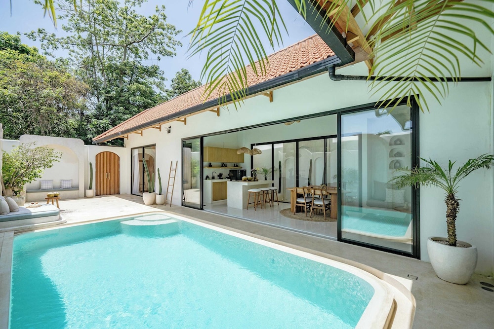 Romantic & Luxurious villa in Bingin — 4-Star Luxury Hotel in Pecatu, Indonesia