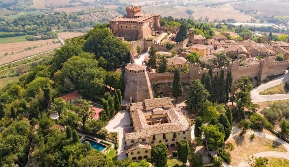 La Loggia Historic Resort — hotel in Gradara