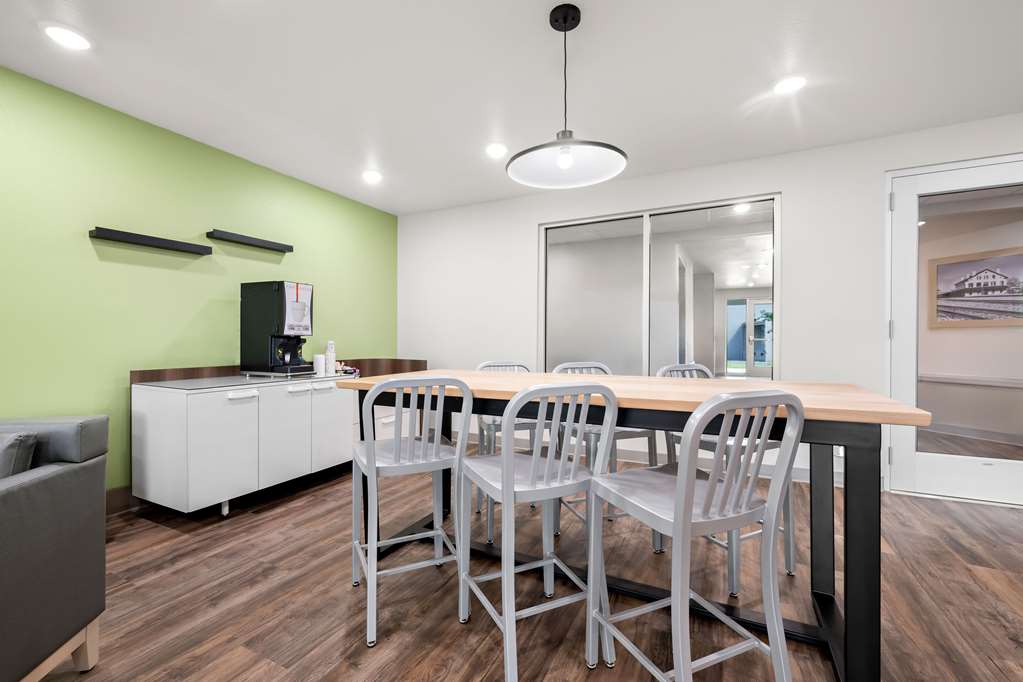 Woodspring Suites Huntsville Research Park - photo 8