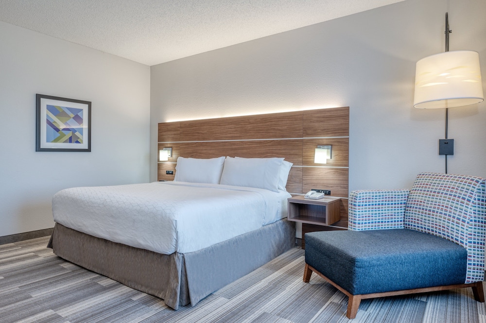 Holiday Inn Express & Suites Vandalia by IHG - photo 20