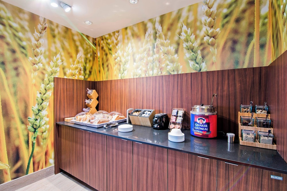 Fairfield by Marriott Inn & Suites St Petersburg North - photo 32