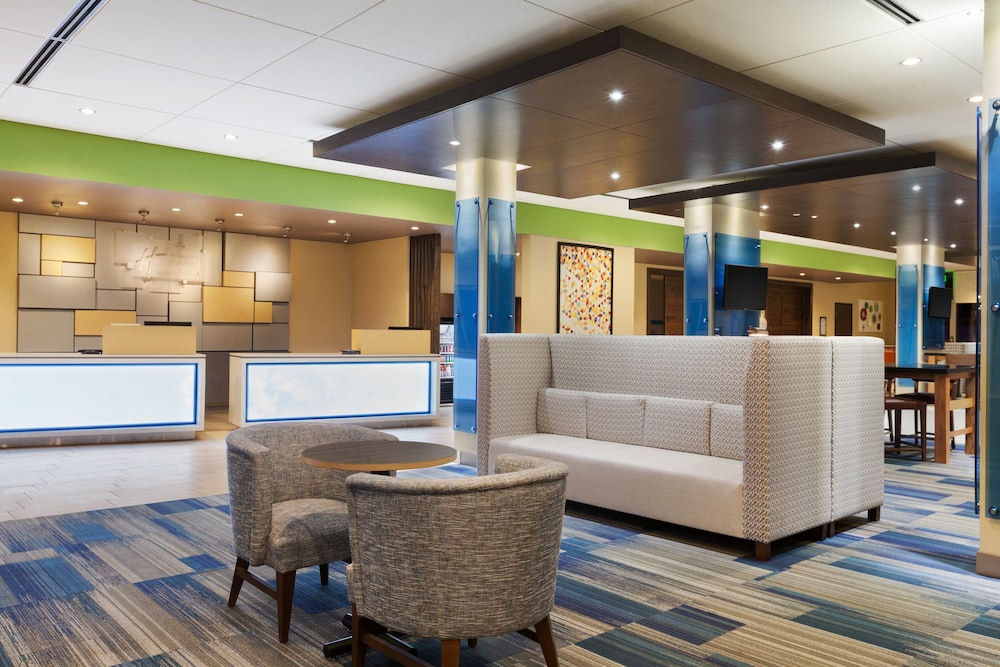 Holiday Inn Express & Suites Edinburg McAllen Area by IHG - photo 4