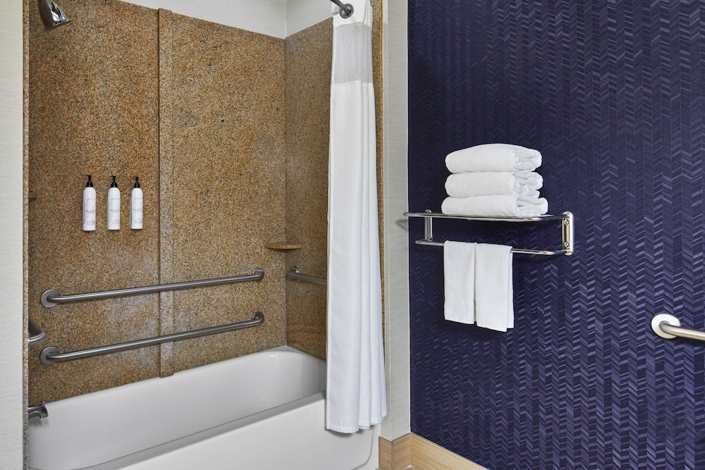 Fairfield Inn and Suites Gainesville - photo 14