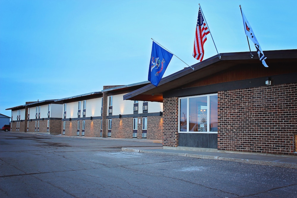 Sunlac Inn Devils Lake - photo 30