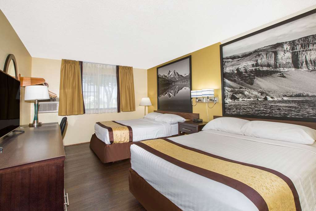 Super 8 by Wyndham Nampa - photo 4