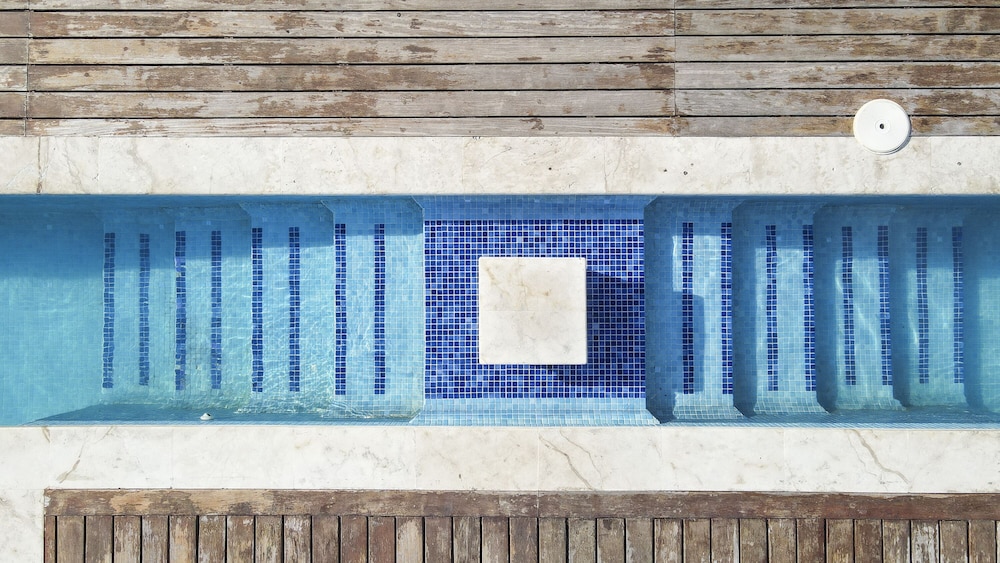 Rooftop pool