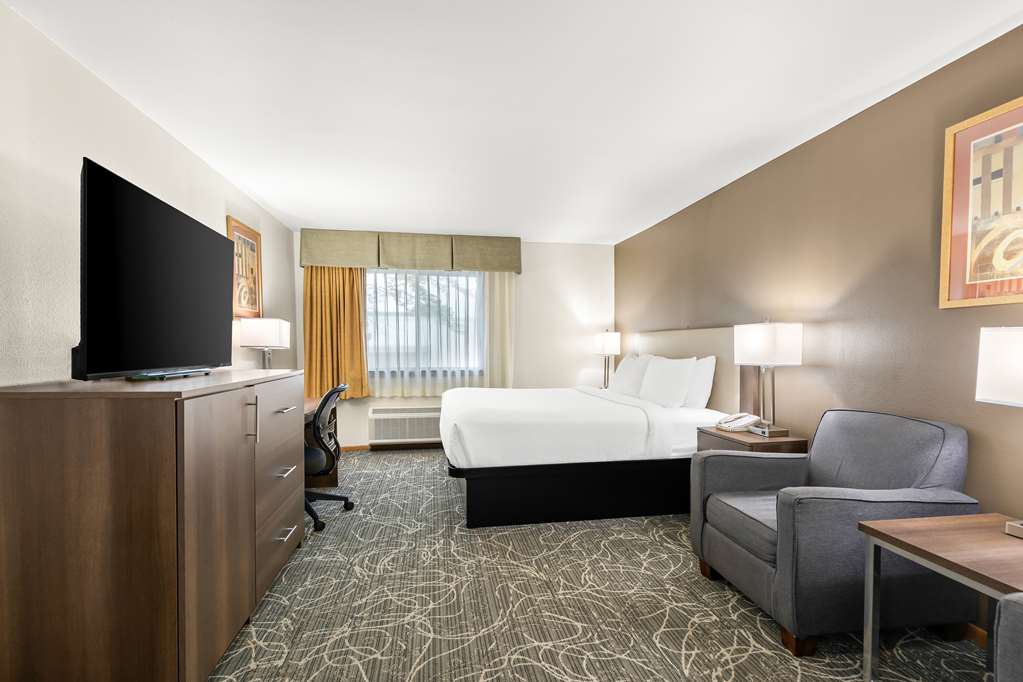 Best Western West Towne Suites - photo 14